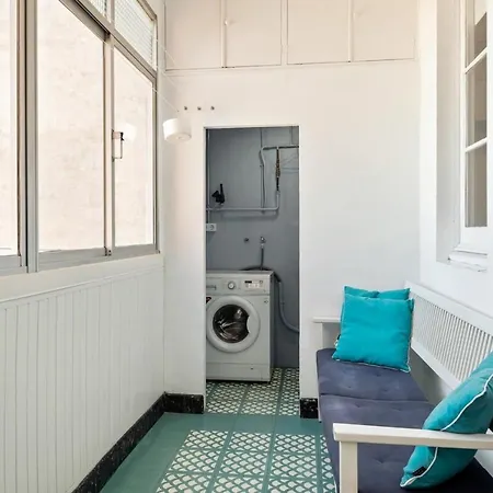 Vintage Blue House With Balcony * L'Hospitalet de Llobregat