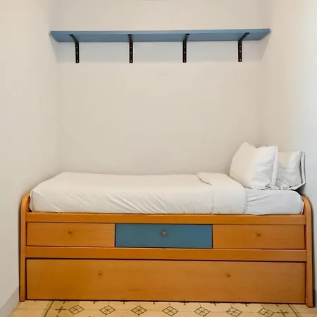 Vintage Blue House With Balcony * L'Hospitalet de Llobregat